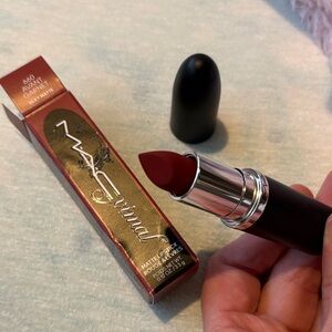 MAC Cosmetics MACximal Matte Lipstick in 660 Avant Garnet. BNIB